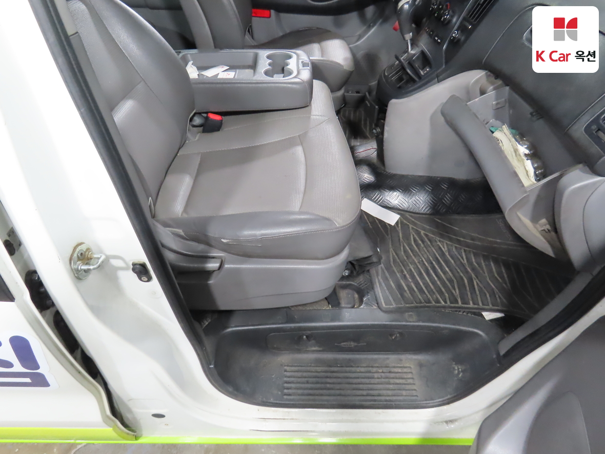 Hyundai Grand Starex - 29
