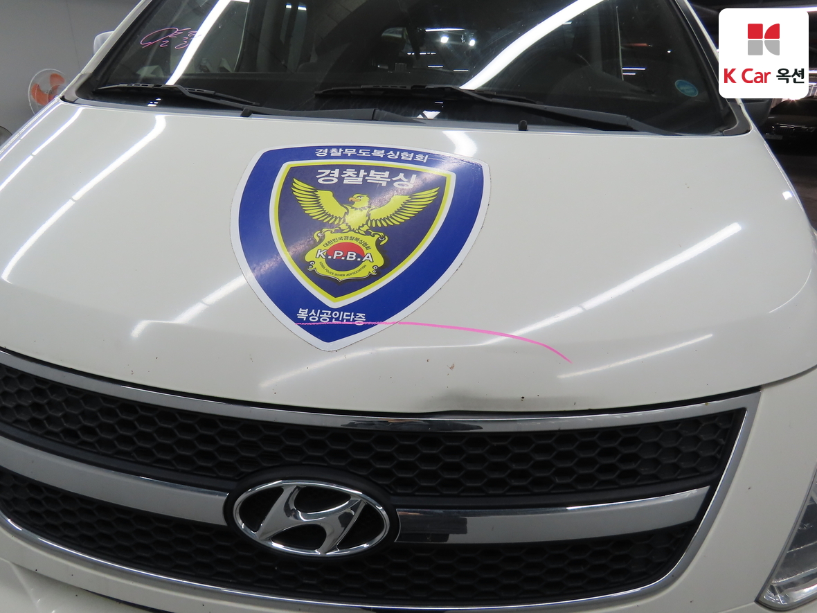 Hyundai Grand Starex - 35