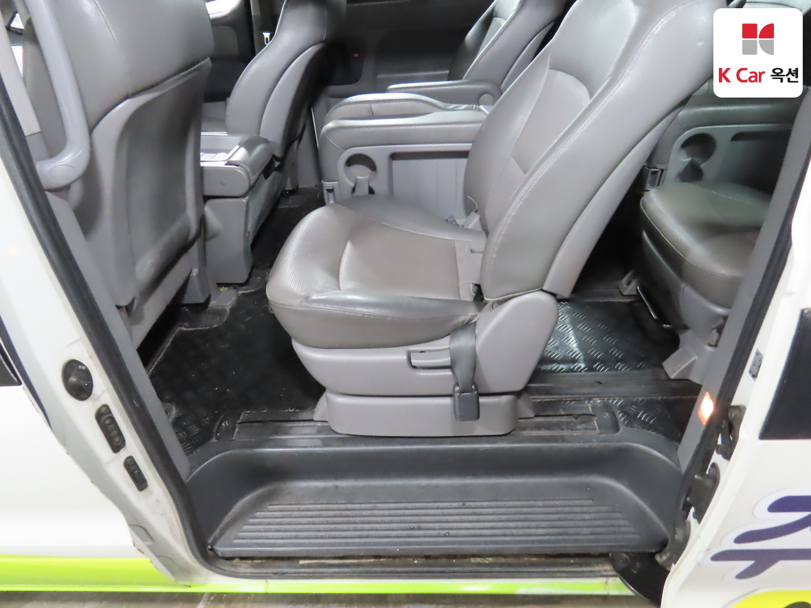 Hyundai Grand Starex - 22