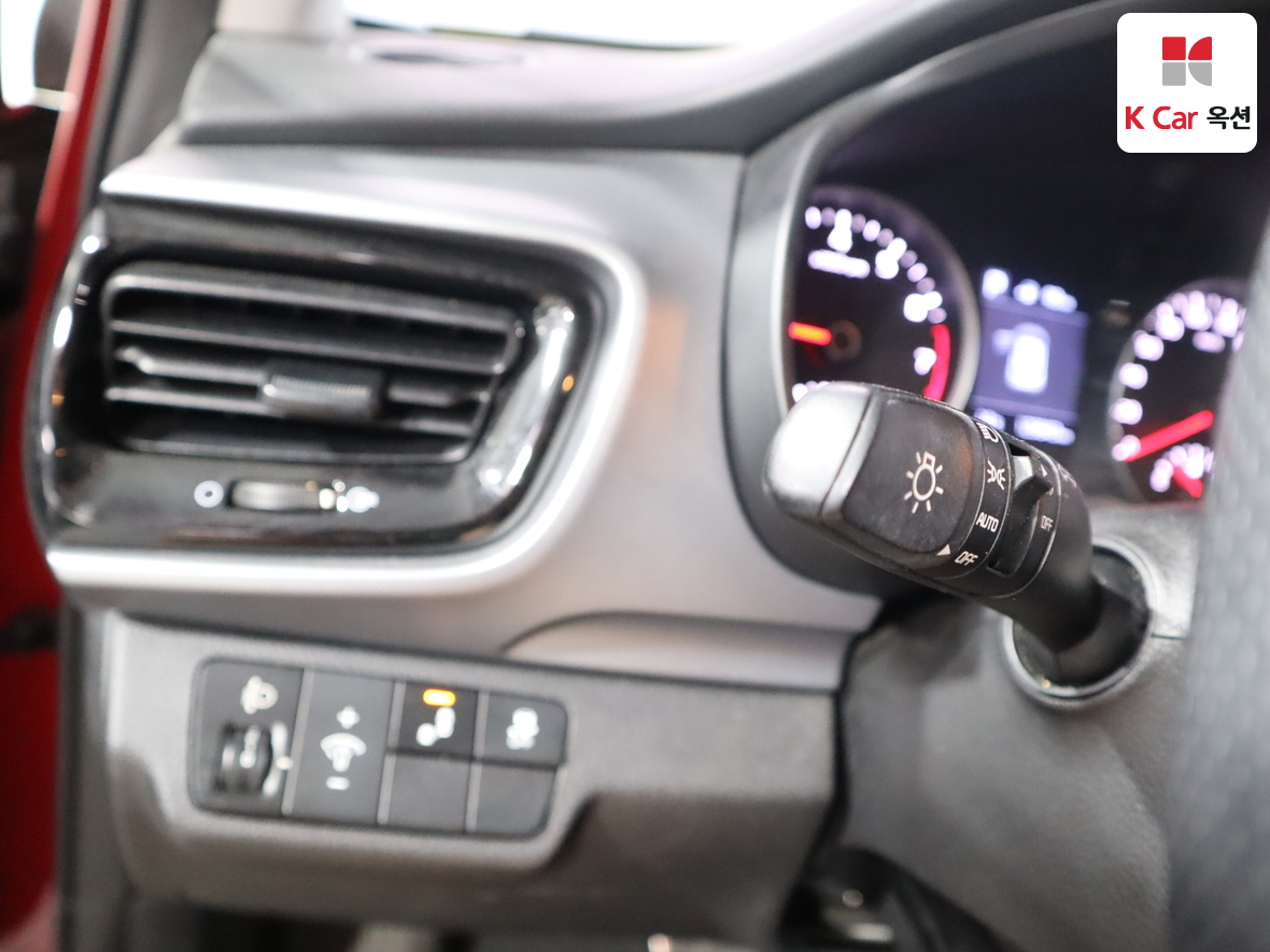 كيا ستونيك 2019 - صورة 9