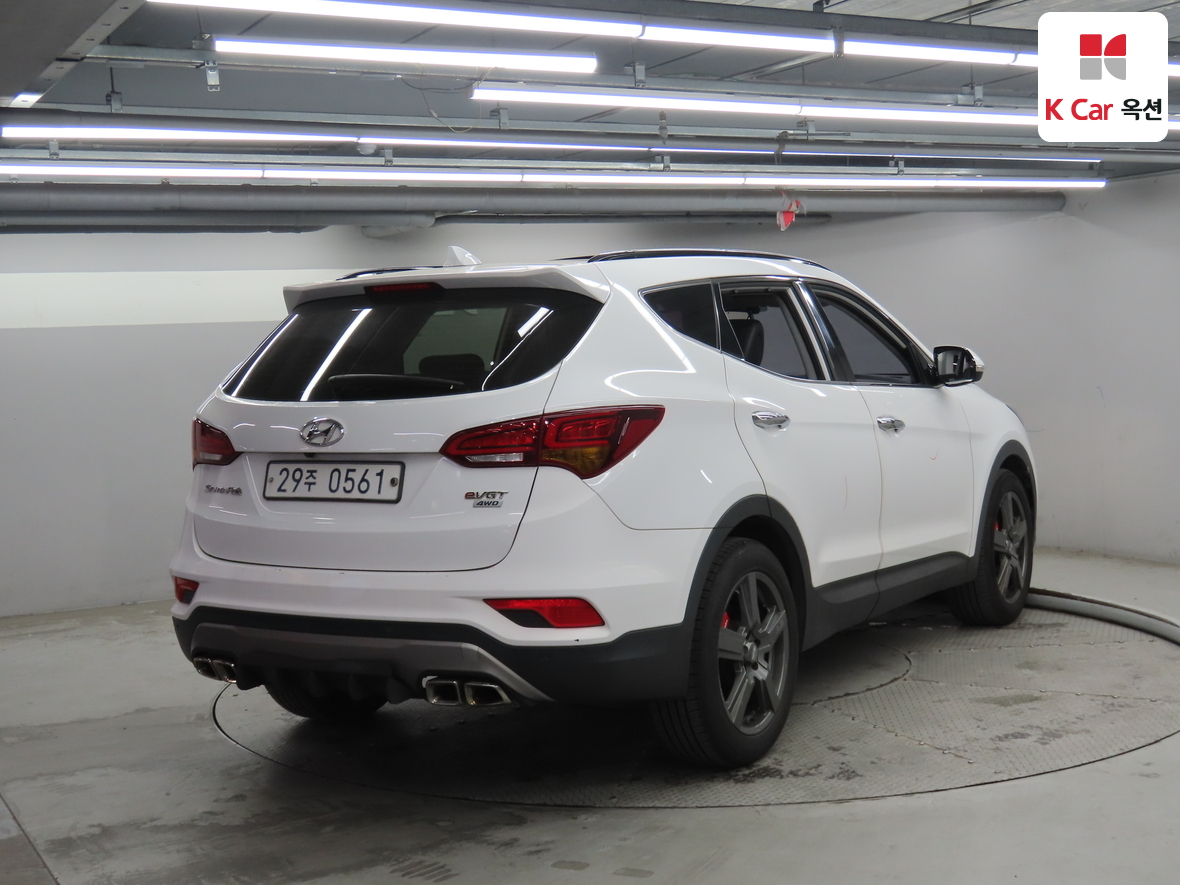 Hyundai Santa Fe 2016 - Image 2