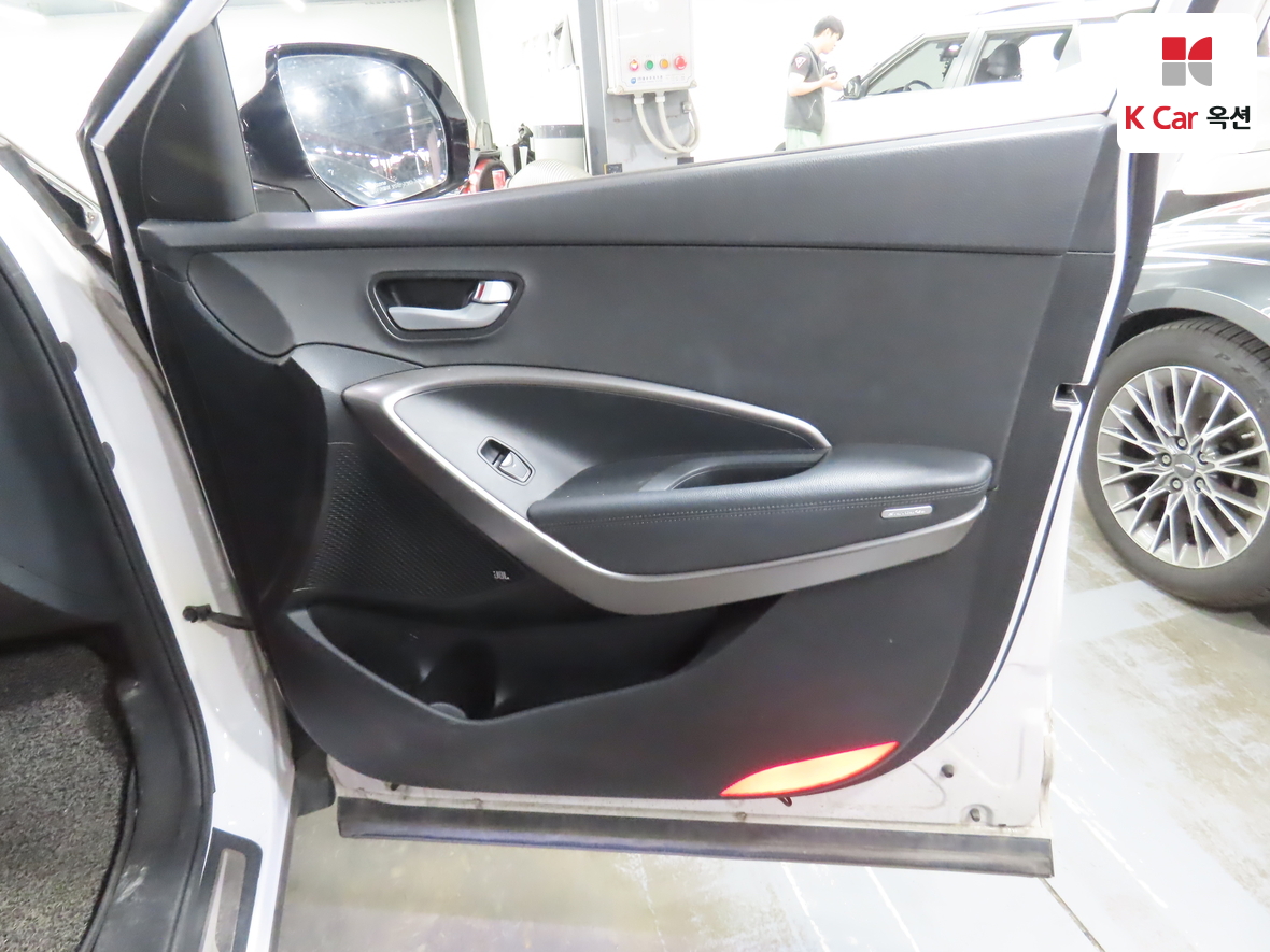 Hyundai Santa Fe 2016 - Image 31