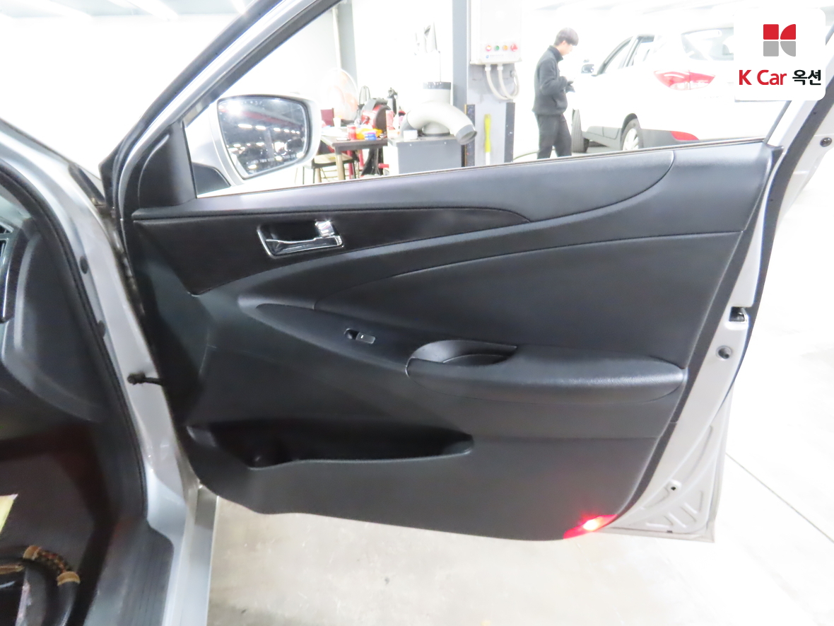 Hyundai Sonata 2014 - Image 28