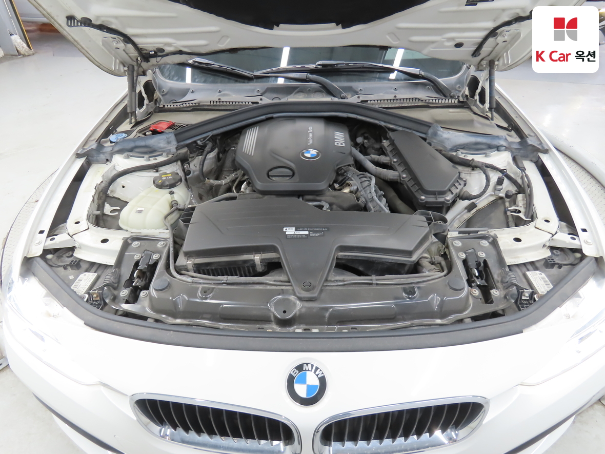 BMW 3 시리즈 2018 - 이미지 34