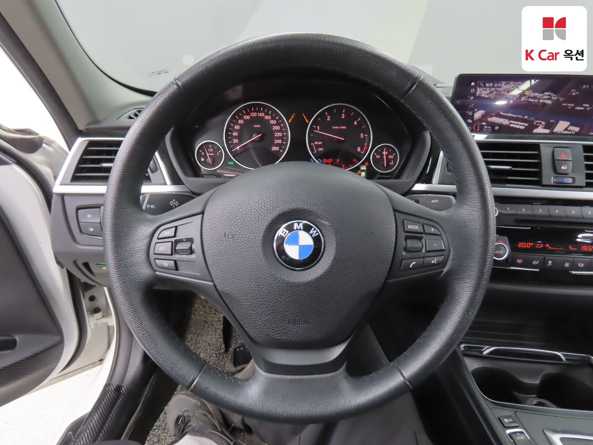 BMW 3 시리즈 2018 - 이미지 10