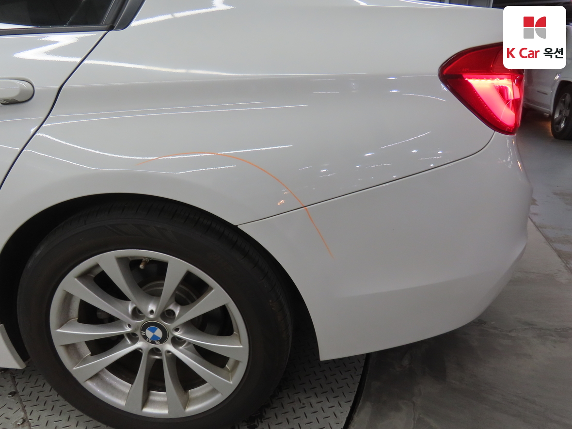 BMW 3 시리즈 2018 - 이미지 38