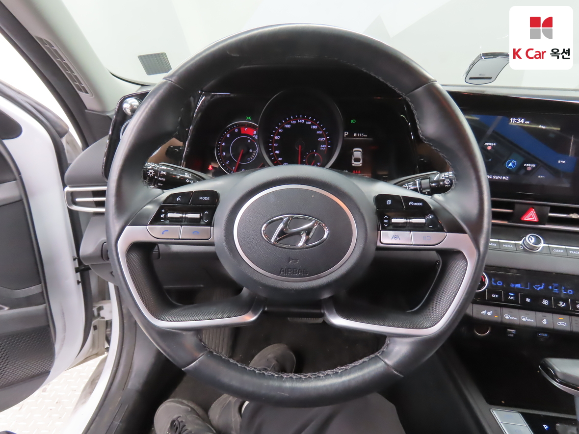 Hyundai Elantra - 10