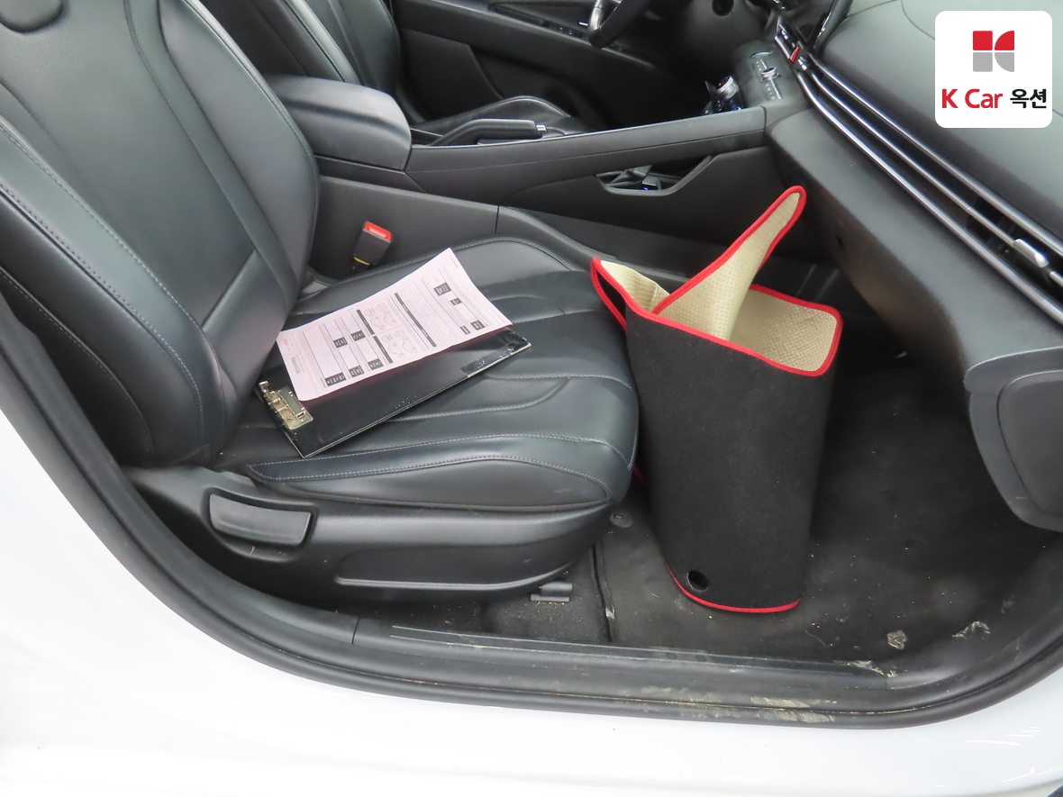 Hyundai Elantra - 29