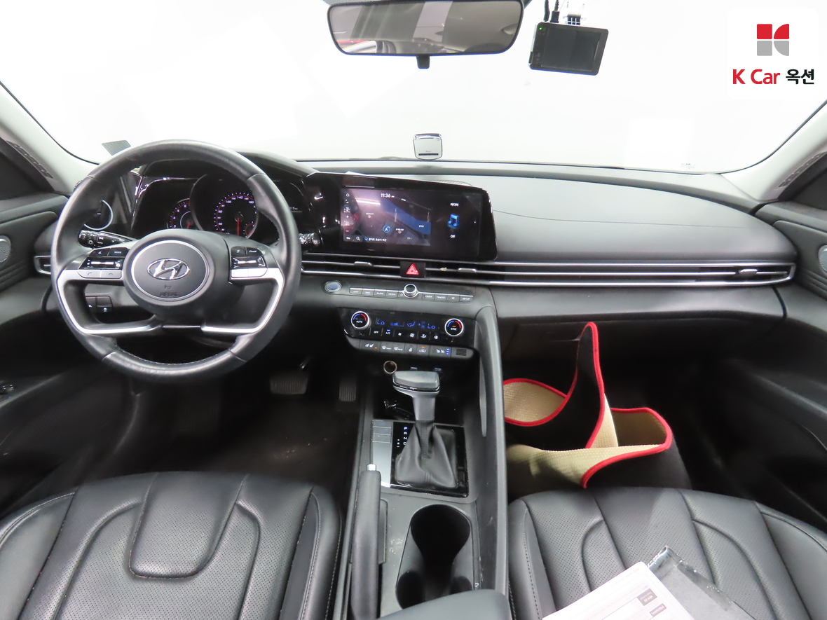 Hyundai Elantra - 3