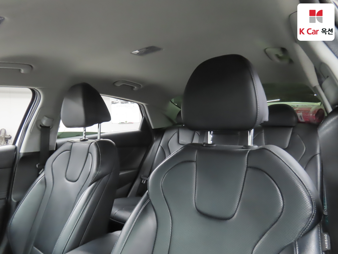 Hyundai Elantra - 19
