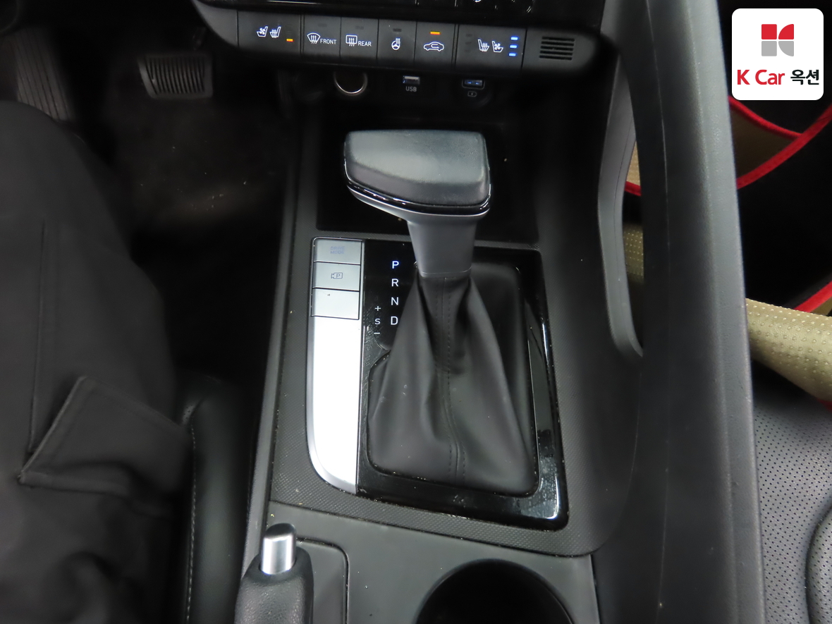 Hyundai Elantra - 16