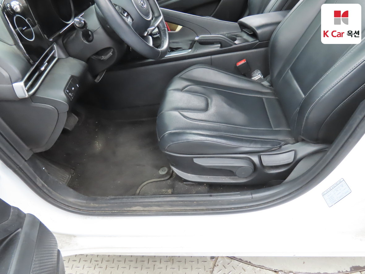 Hyundai Elantra - 18