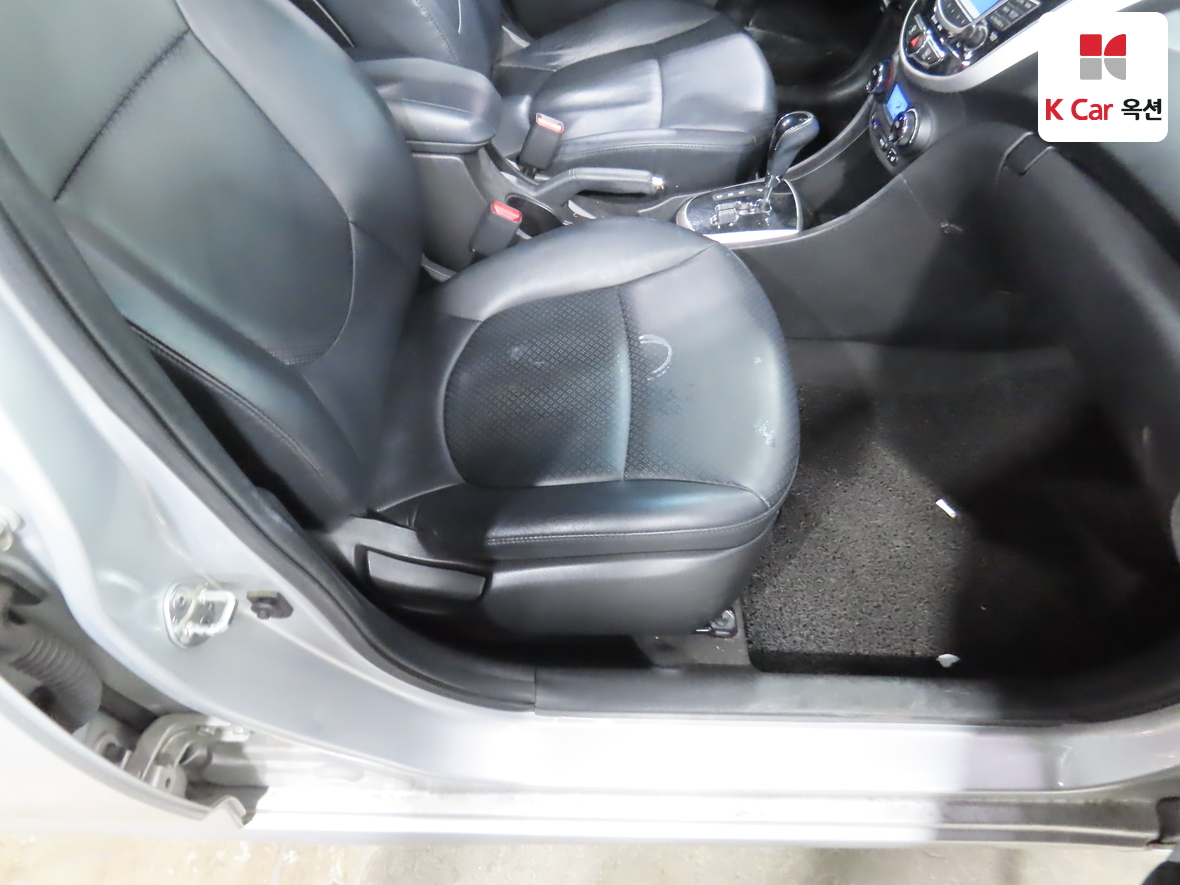 Hyundai Accent 2013 - Image 29