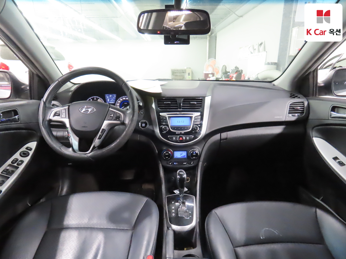 Hyundai Accent 2013 - Image 3