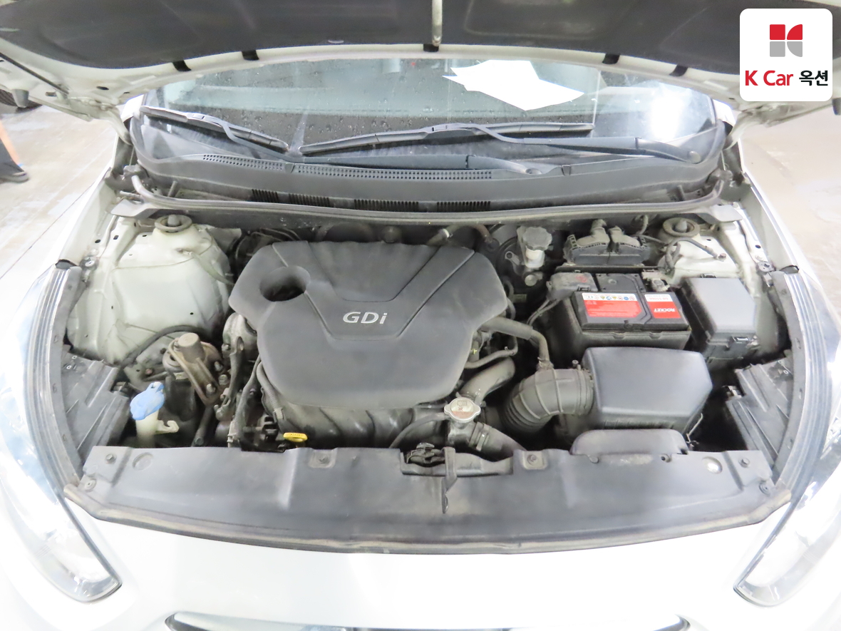 Hyundai Accent 2013 - Image 32