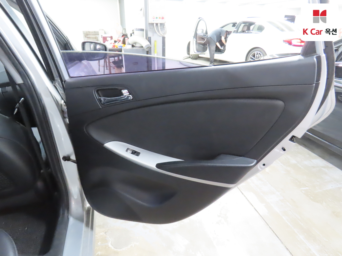 Hyundai Accent 2013 - Image 26