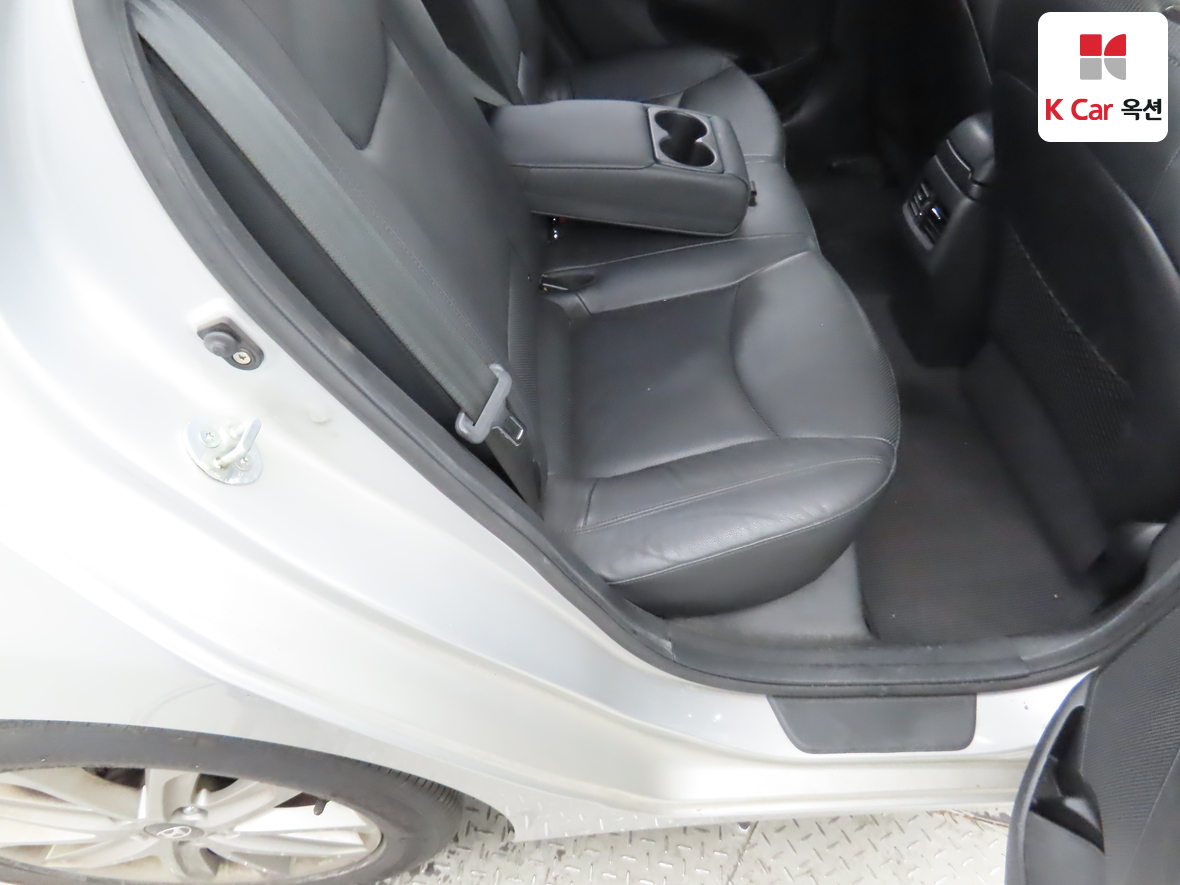 Hyundai Elantra 2014 - Image 28