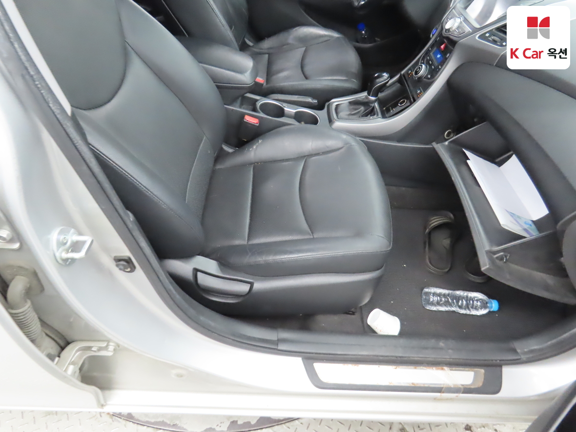 Hyundai Elantra 2014 - Image 30