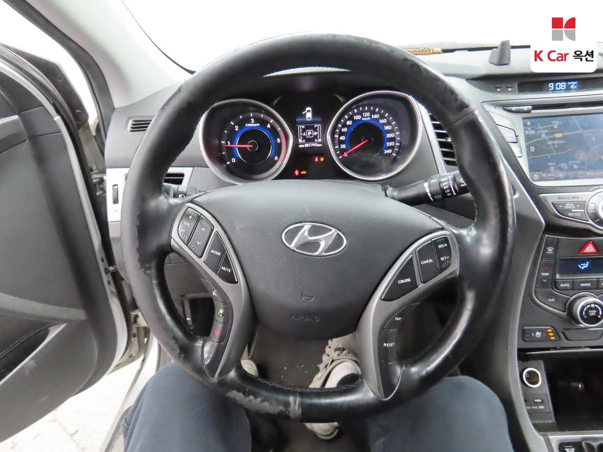 Hyundai Elantra 2014 - Image 10