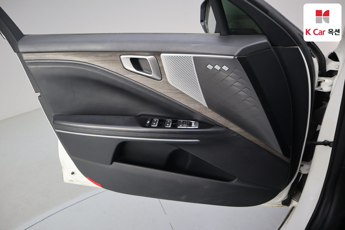 Kia K8 - 8