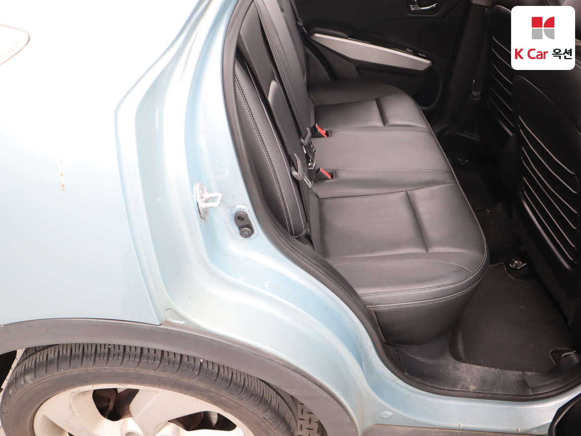 KG Mobility Tivoli 2015 - Image 29