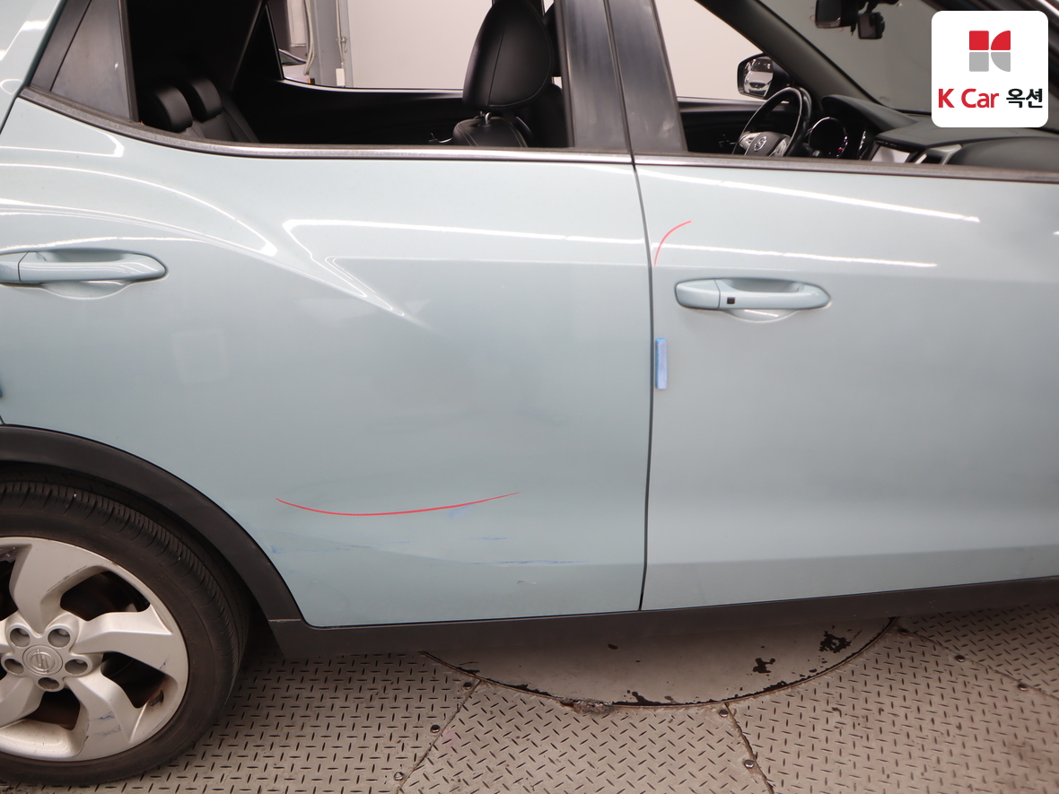 KG Mobility Tivoli 2015 - Image 39