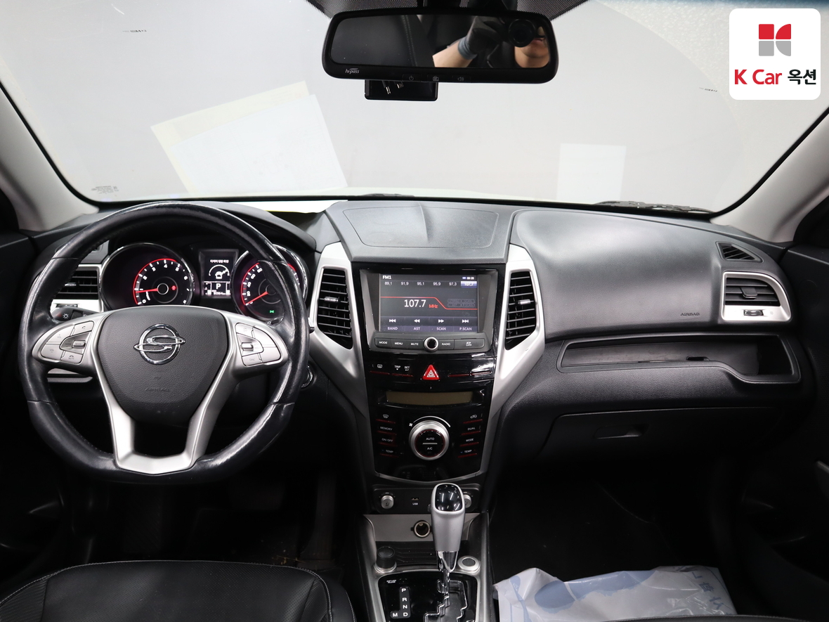 KG Mobility Tivoli 2015 - Image 3