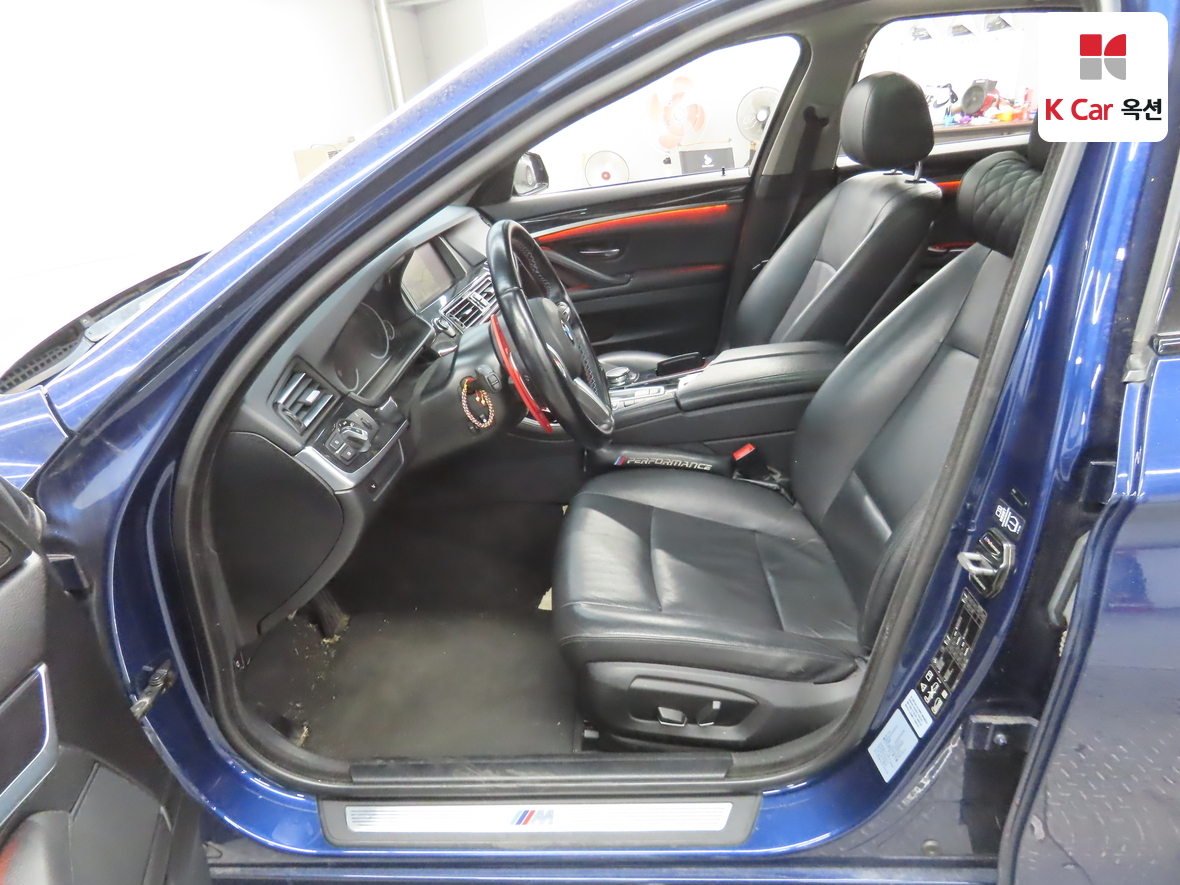 BMW 5 Series - 18