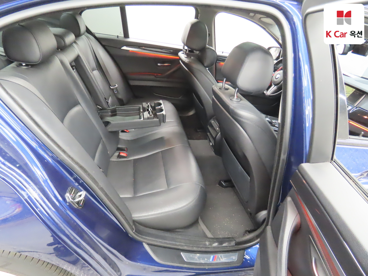 BMW 5 Series - 30