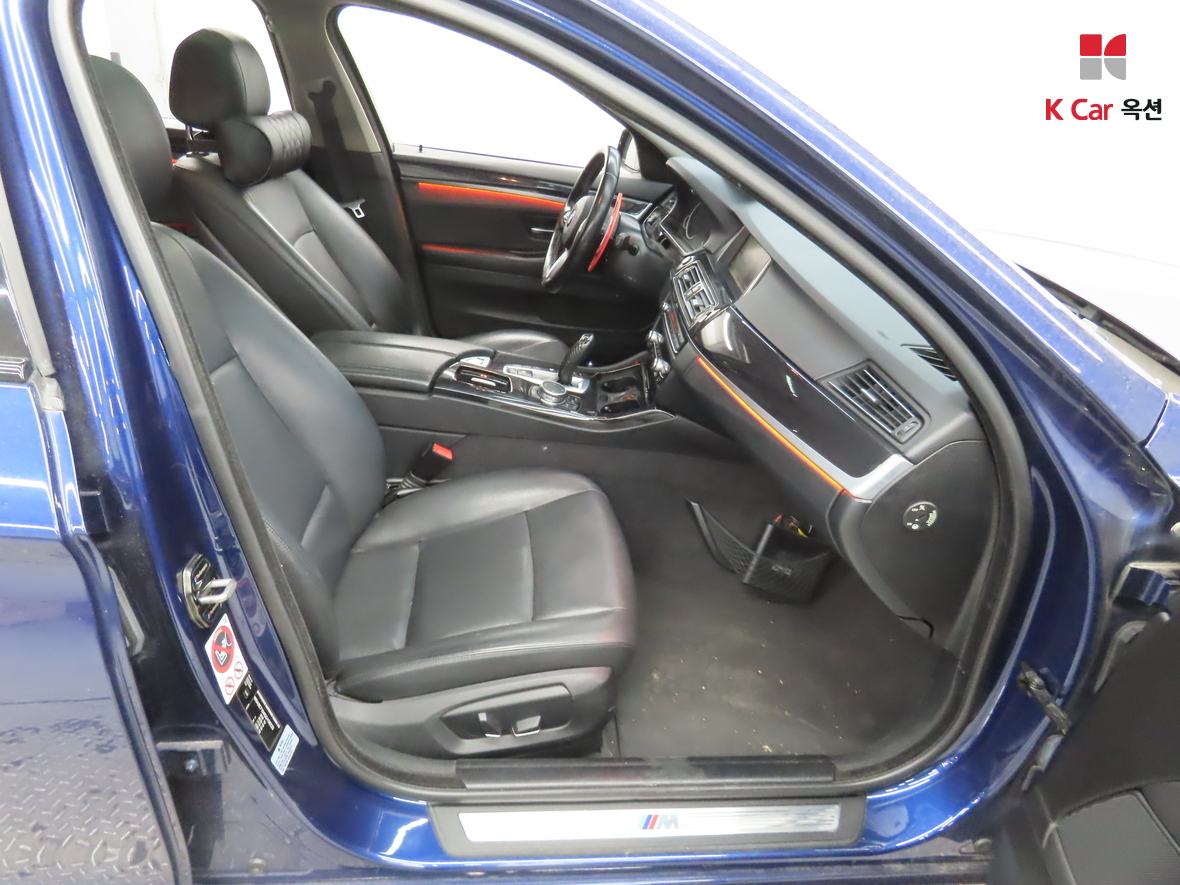 BMW 5 Series - 32