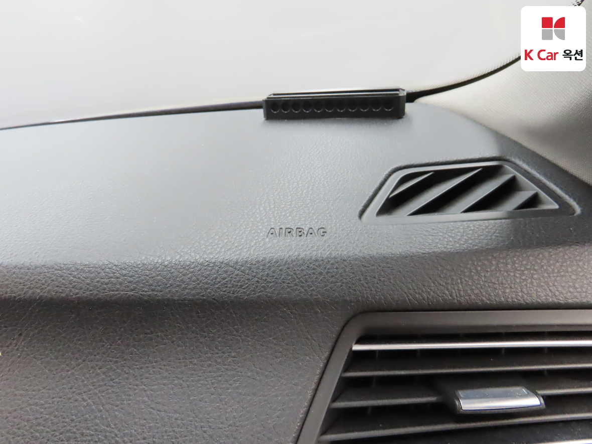 BMW 5 Series - 33