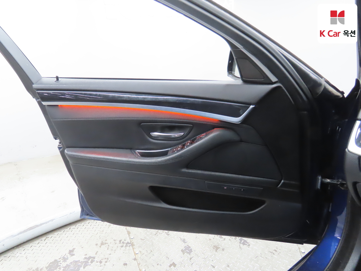 BMW 5 Series - 8