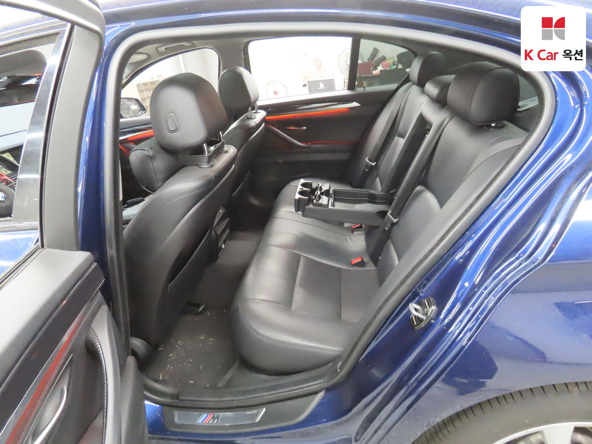 BMW 5 Series - 25
