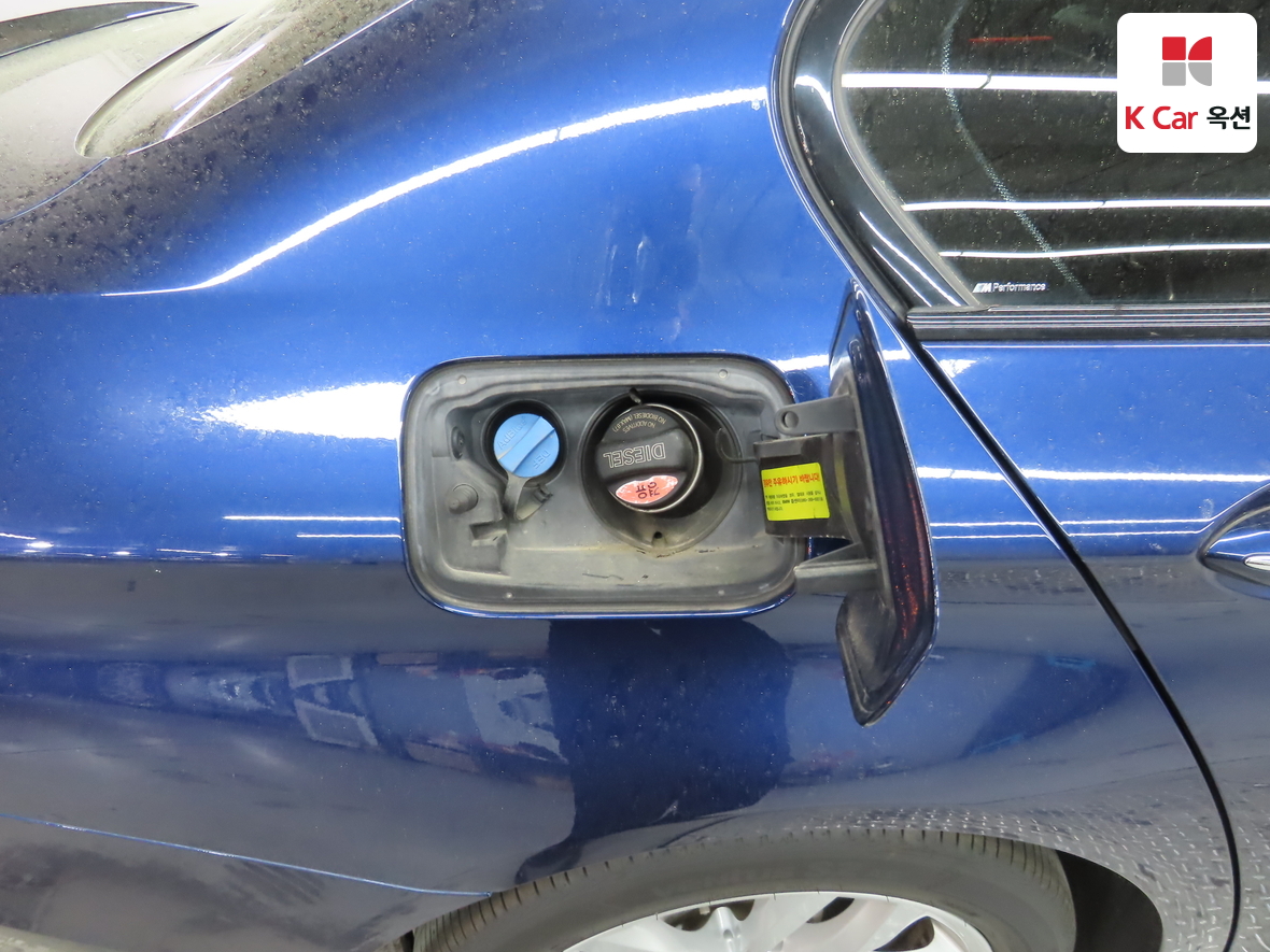 BMW 5 Series - 28