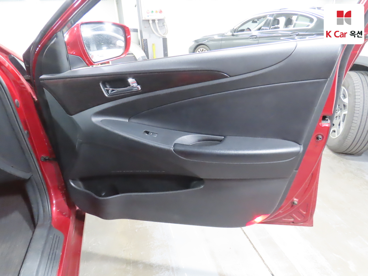 Hyundai Sonata 2012 - Image 28