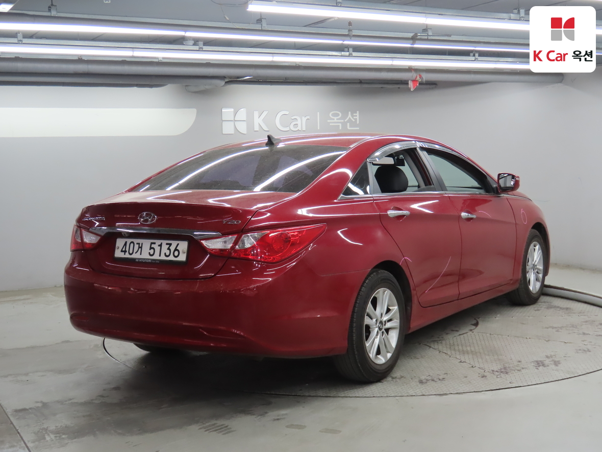 Hyundai Sonata 2012 - Image 2