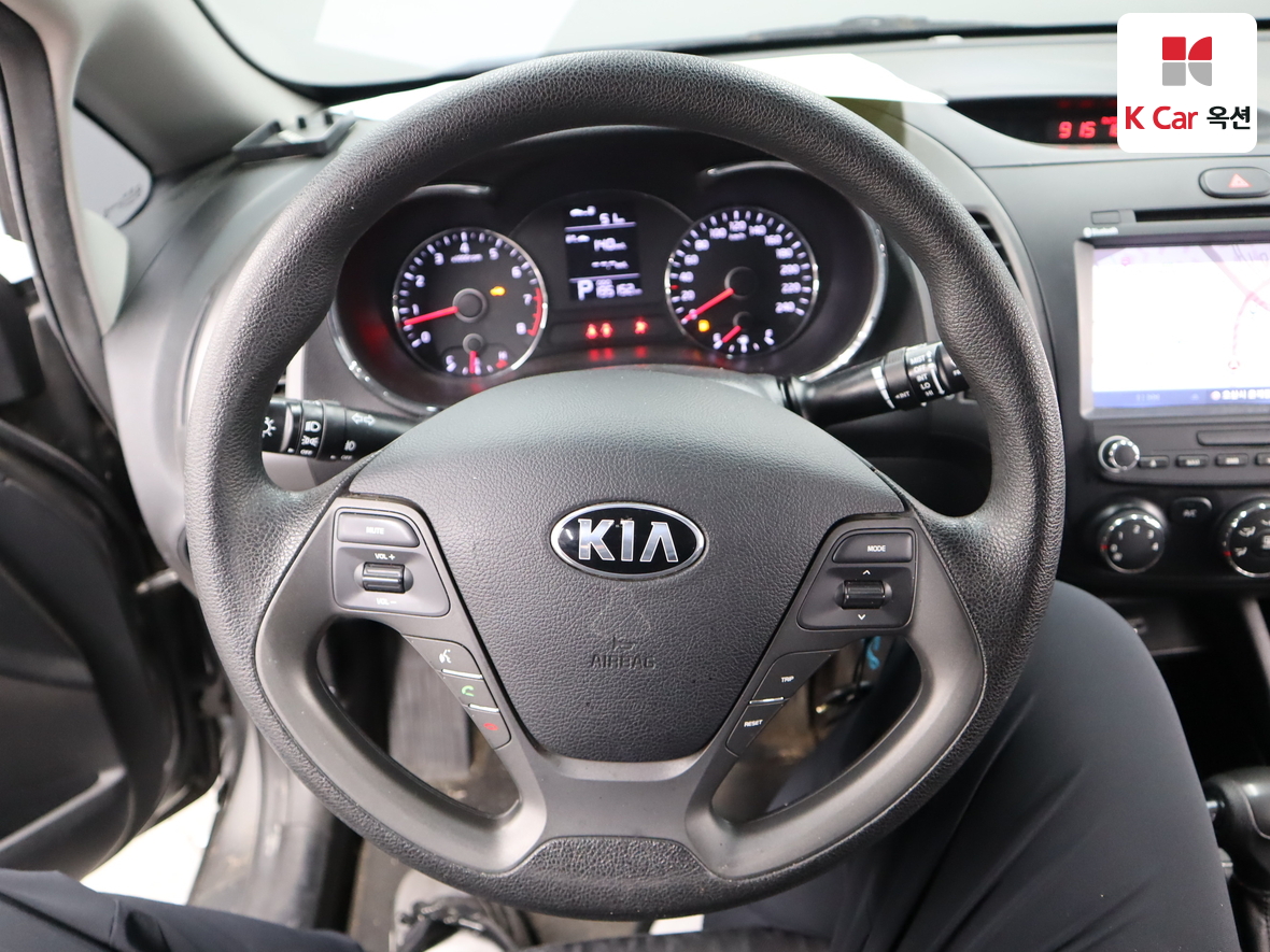Kia K3 2013 - Image 10