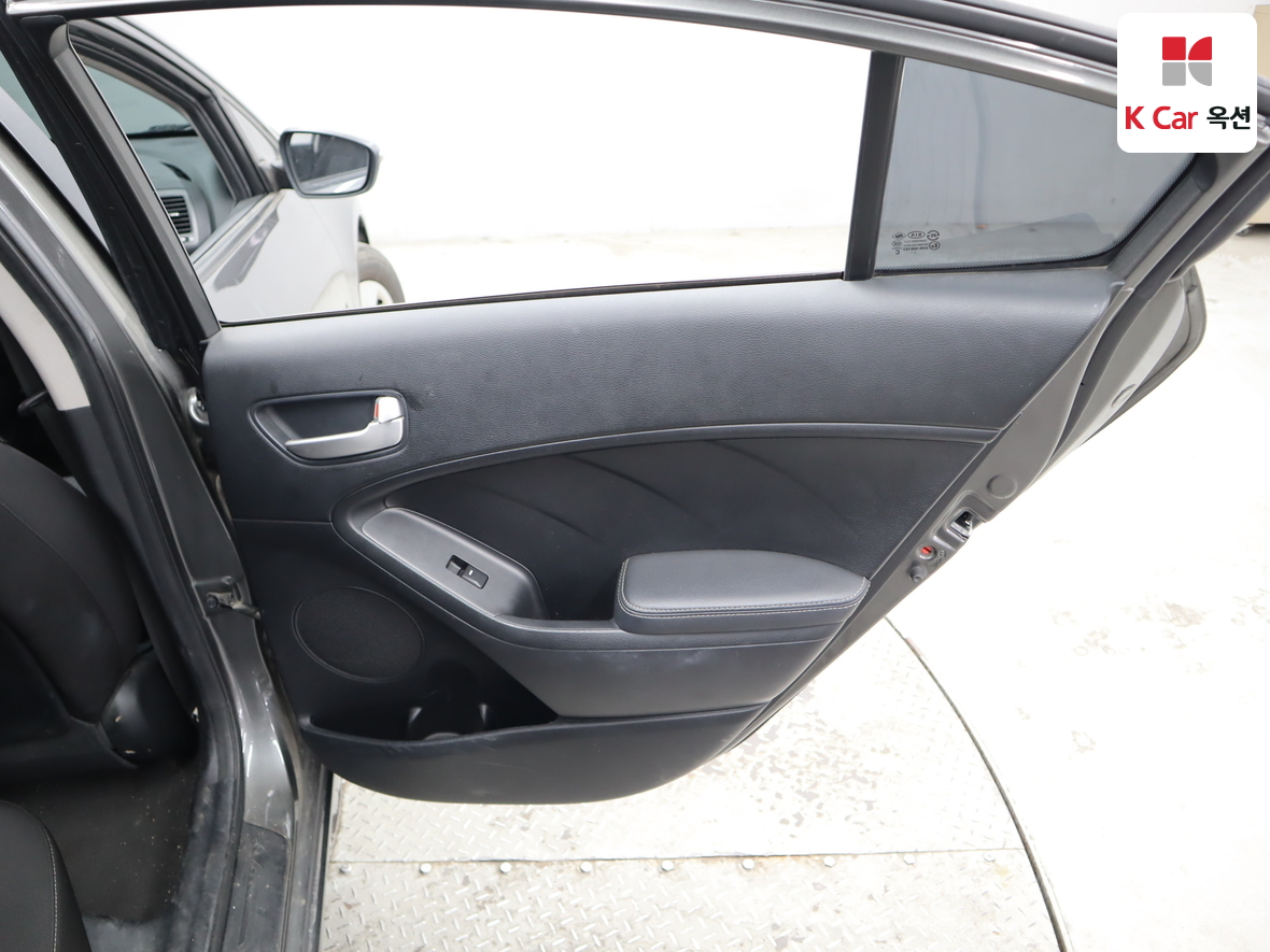Kia K3 2013 - Image 26
