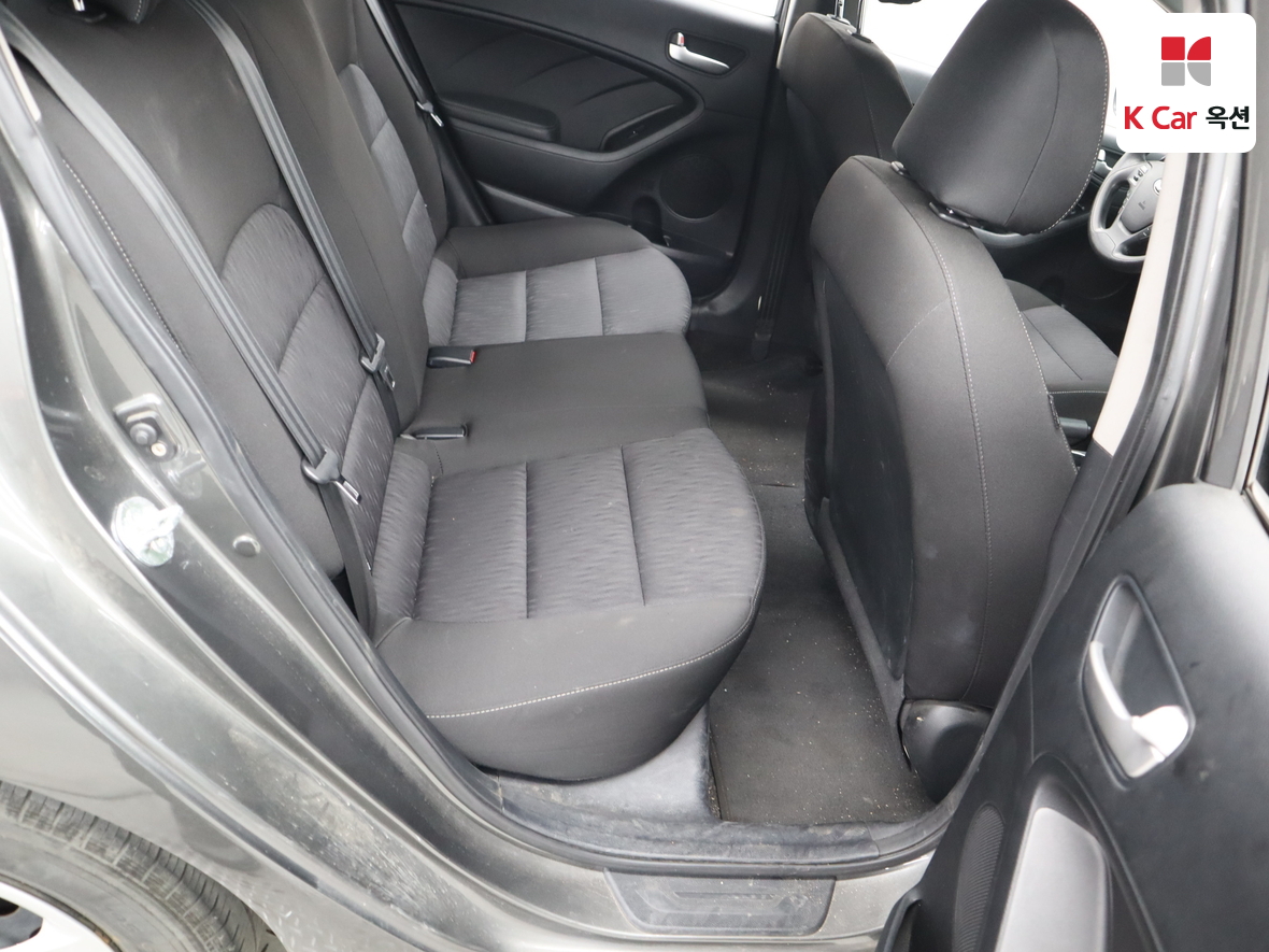 Kia K3 2013 - Image 27