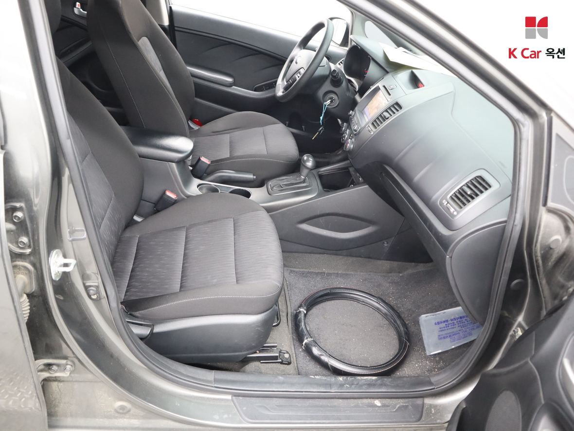 Kia K3 2013 - Image 29