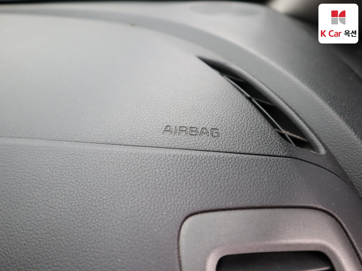 Kia K3 2013 - Image 30