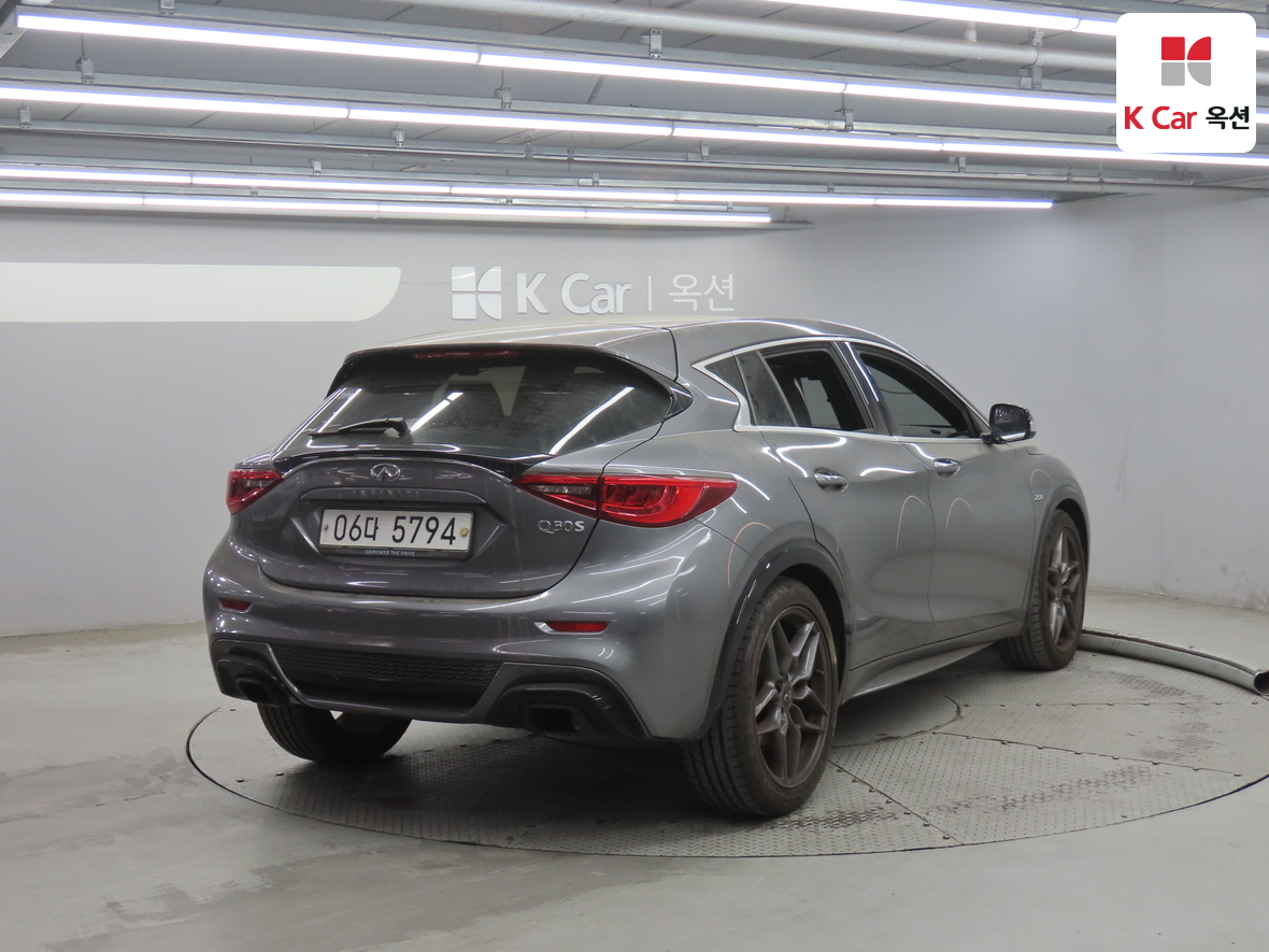 إنفينيتي Q30 - 2