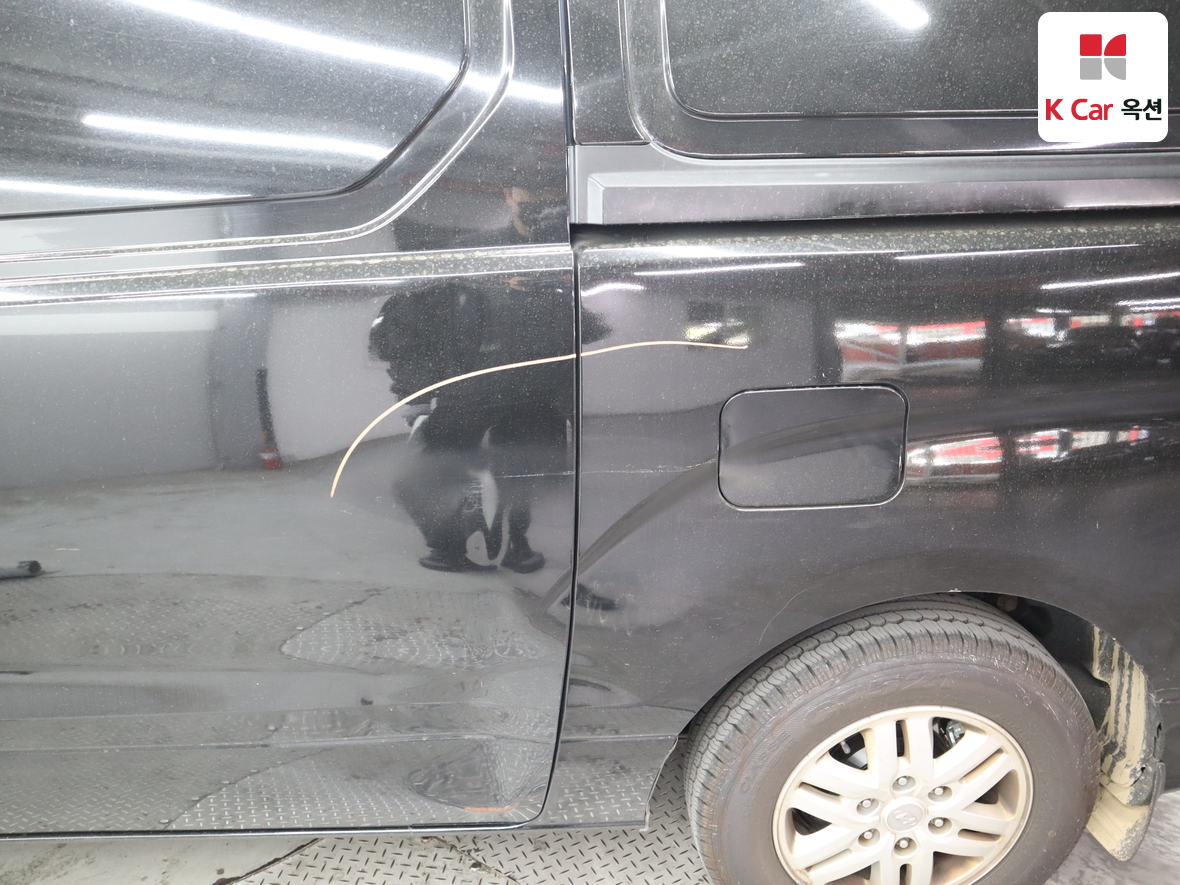 Hyundai Grand Starex - 37