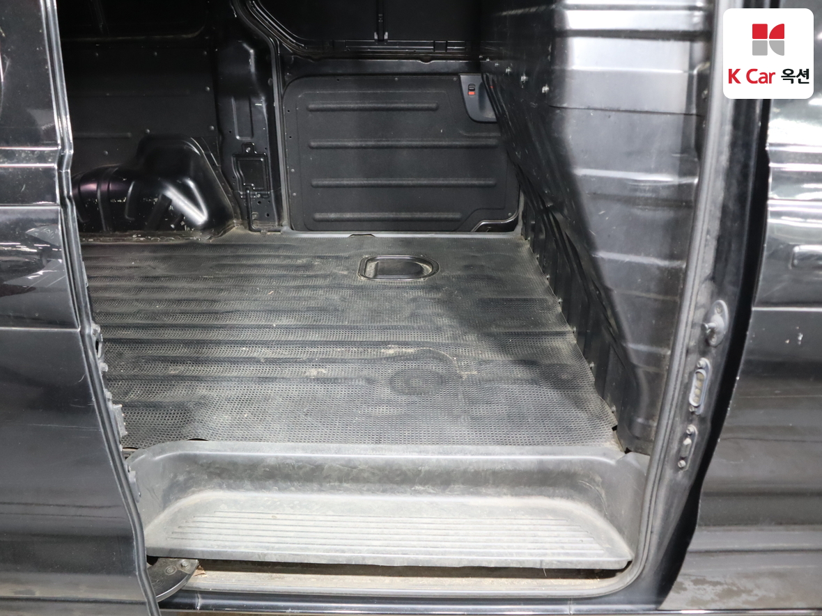 Hyundai Grand Starex - 27