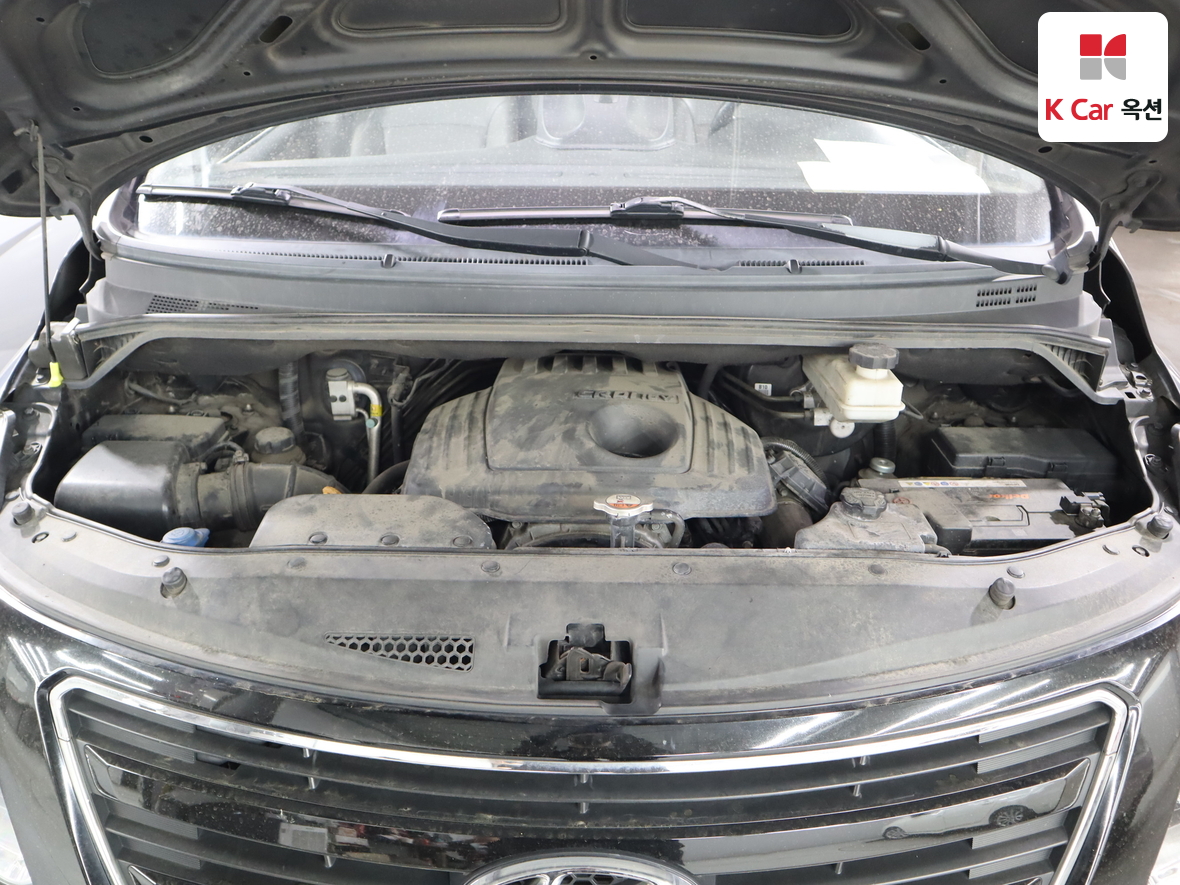 Hyundai Grand Starex - 32
