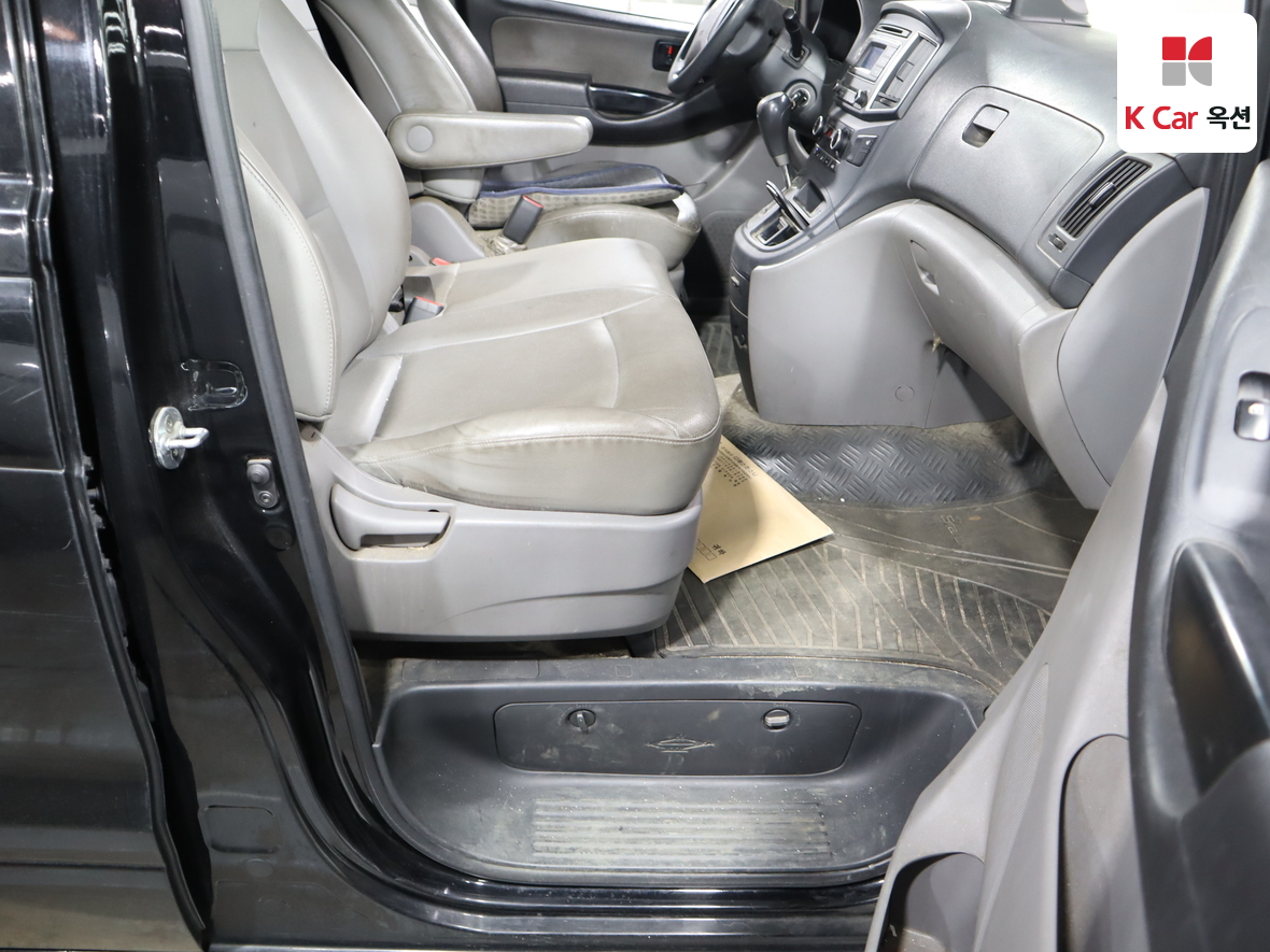 Hyundai Grand Starex - 29