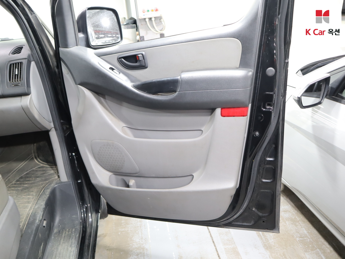 Hyundai Grand Starex - 28