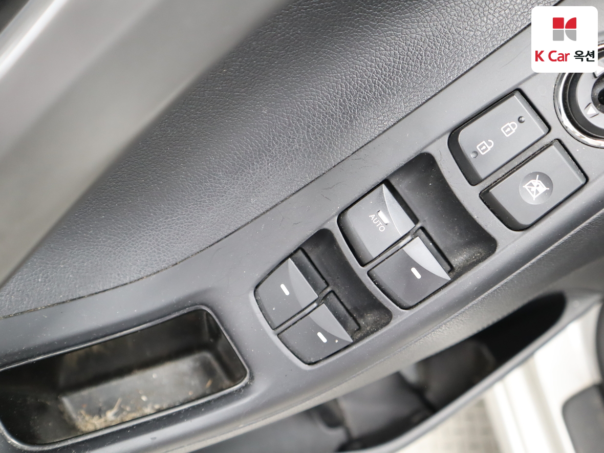 Hyundai Elantra 2012 - Image 23