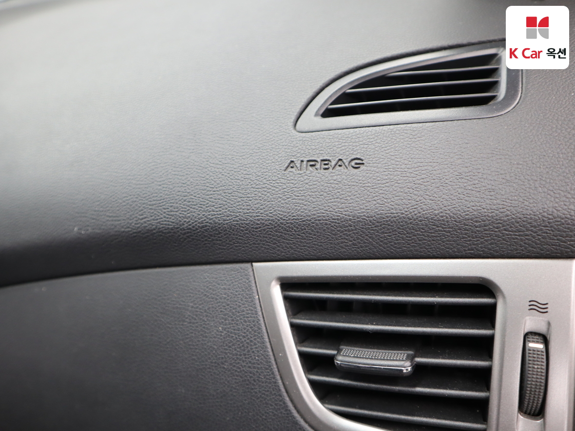 Hyundai Elantra 2012 - Image 33