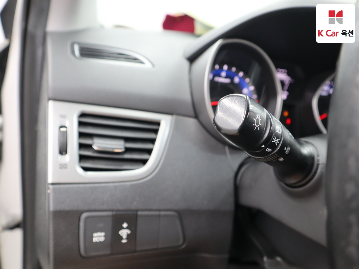 Hyundai Elantra 2012 - Image 9